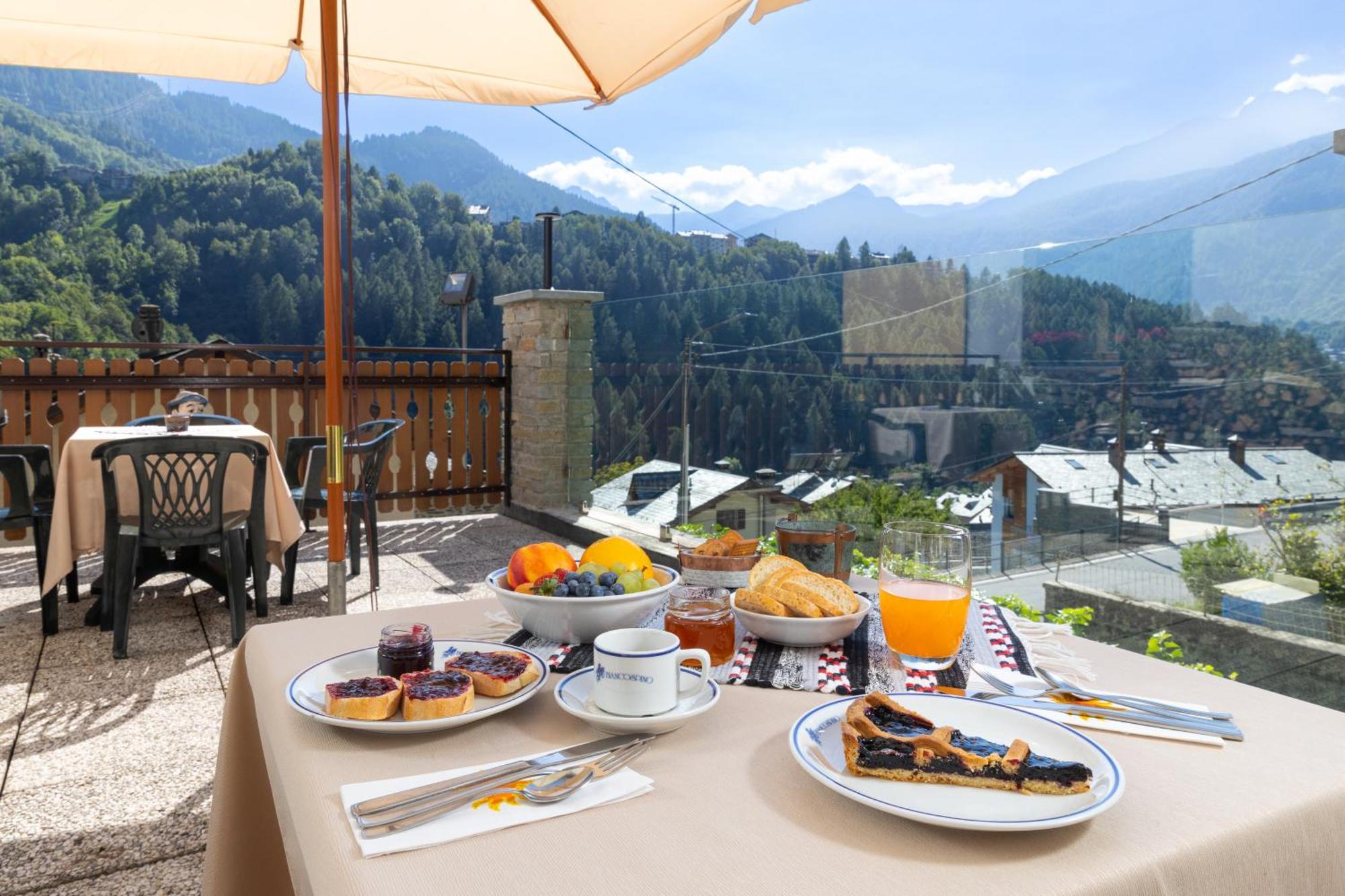 Hotel Biancospino Lanzada Экстерьер фото